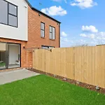 Lovely 2Br Home Close To Center