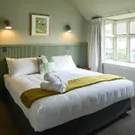 The Elmwood Motel
