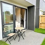 Cosy Modern Home - New Build In Christchurch