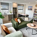 Cosy Modern Home - New Build In Christchurch