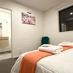 3Brm 3 Bathroom Central Townhouse Free Car Park