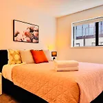 City Stadium Stay Cbd Apartment B, Chc