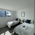 Mohua Lane Retreat