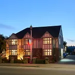 The Elmwood Motel