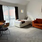 Bush Inn Court Motel