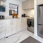 Enchanted Escape 2 Bed 2 Bath Cbd
