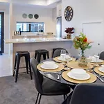 Tuam Street Delight 4 Bed 4 Bath