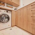 Bright City Base - 1Bed Kitchen Outdoor Space