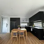 Luxury 2Bed2Bath Standalone Home With Parking