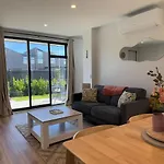 Luxury 2Bed2Bath Standalone Home With Parking