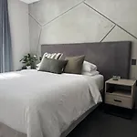 Whitewood Suites Apartment 1B