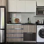 Whitewood Suites Apartment 1B