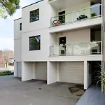 Carlton Villa 2 - Christchurch Holiday Homes