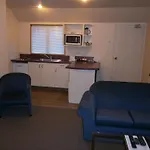 Deans Bush Motel