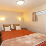 Cranford Oak Motel