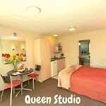 Cranford Oak Motel