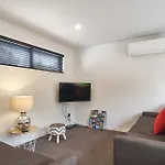 Hutcheson Street Villa