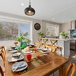 Leave Of Absence - Christchurch Holiday Home