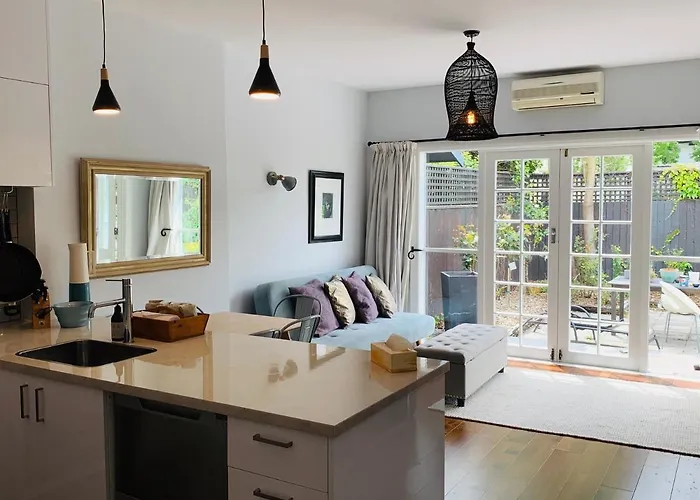 Uptown City Haven - Christchurch Townhouse