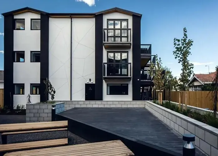 Hagley Park Apartment