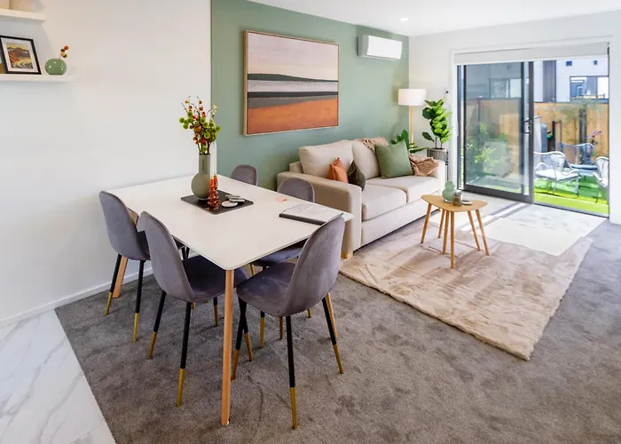 Two Bedroom, Two Bathroom Urban Oasis