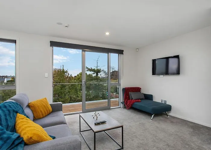 Walking Distance Cbd 2 Bdrms Secure Park