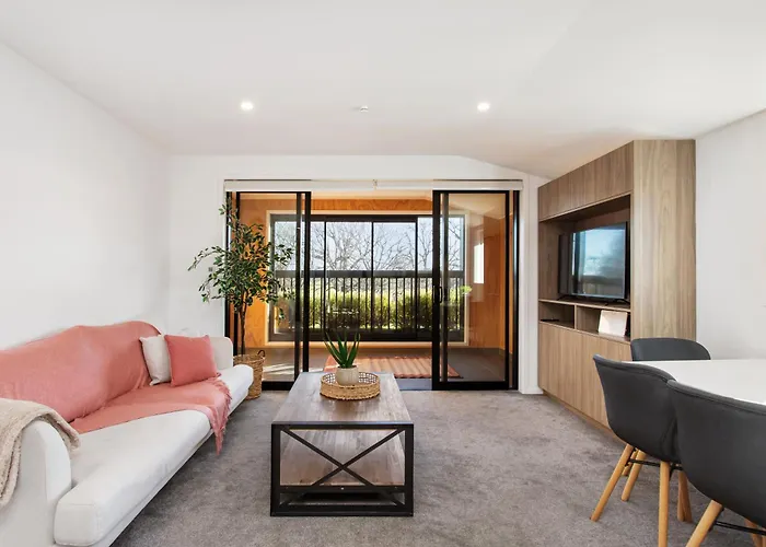 Penthouse Apartment Scenic Views-Spacious 2Br