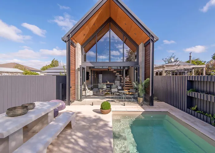 Divine On Derby - Christchurch Holiday Home