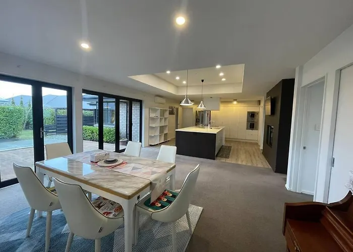 Spacious 4 Bed Family Home