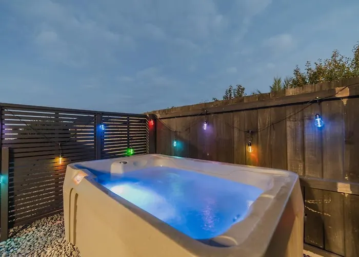 Zenith Escapes Your Quintessential 4Br Haven