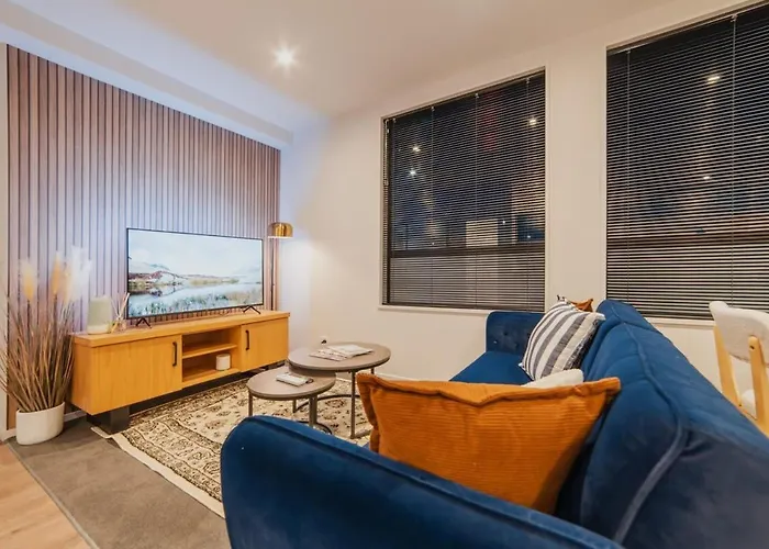 Cashel Grandeur - Luxurious 4-Bedroom Home