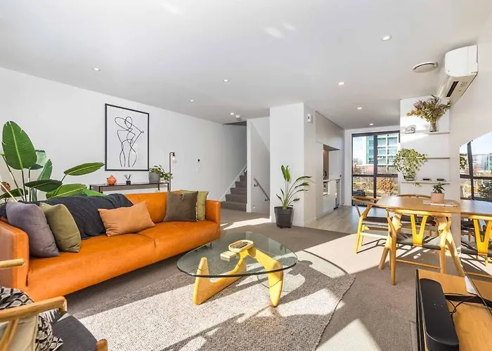 Luxury Apt 2Br W Balcony Parkside Central City