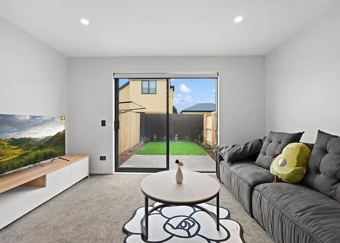 Lovely 2Br Home Close To Center