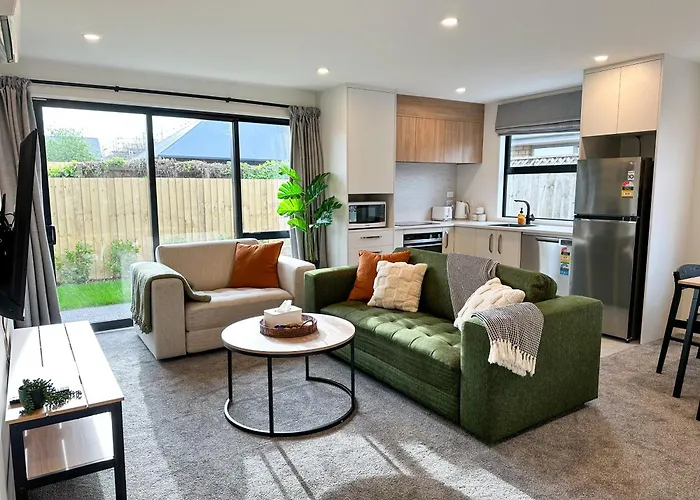Cosy Modern Home - New Build In Christchurch