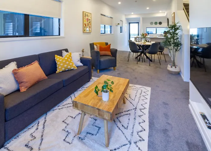 Tuam Street Delight 4 Bed 4 Bath
