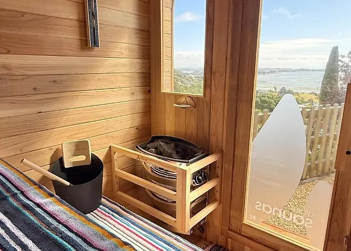Luxury Retreat With Ocean Views, Sauna & Plunge
