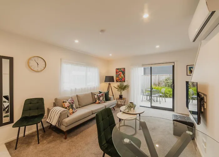 Bright City Base - 1Bed Kitchen Outdoor Space