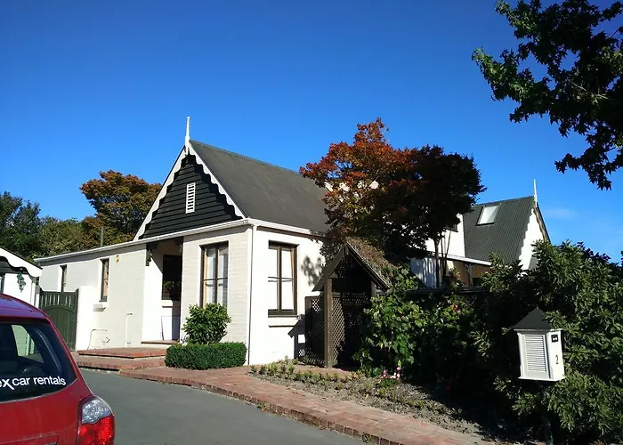 Monica Guest House