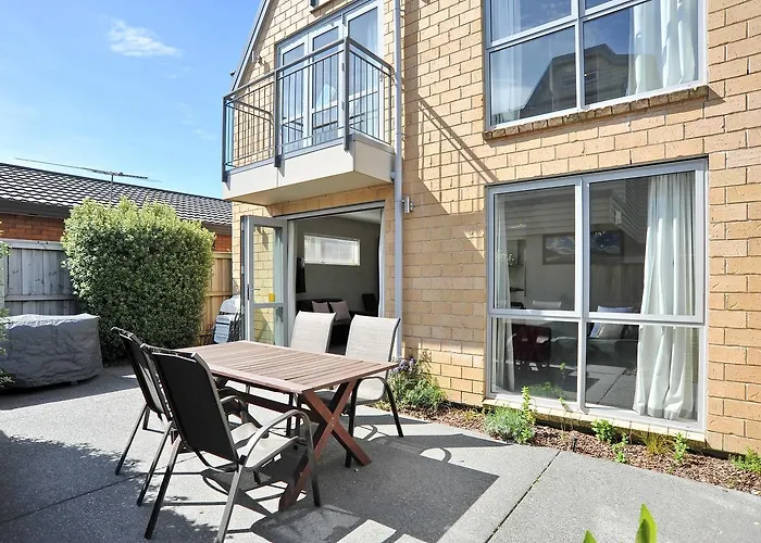 Regents Villas - Christchurch Holiday Homes