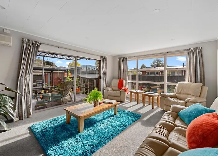 Leave Of Absence - Christchurch Holiday Home