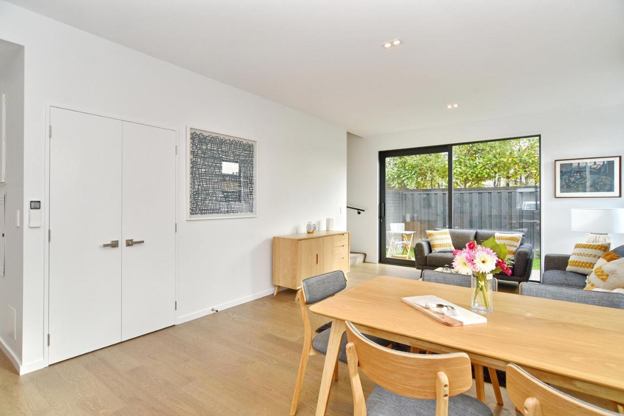 Salisbury Style - Modern - Homes Apartment *