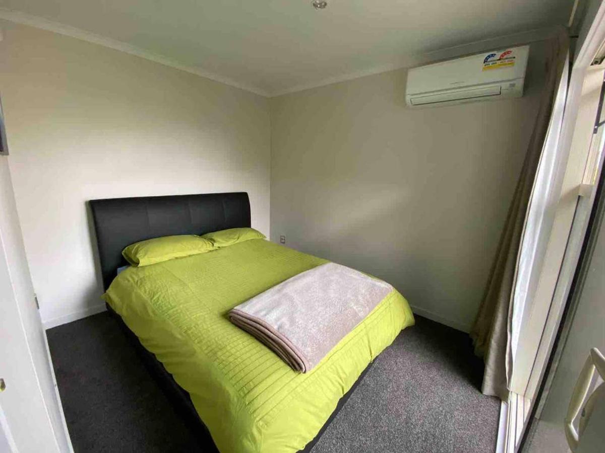 Comfortable Close To Airport Holiday home Christchurch