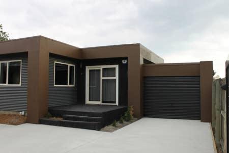 Comfortable Close To Airport Holiday home *