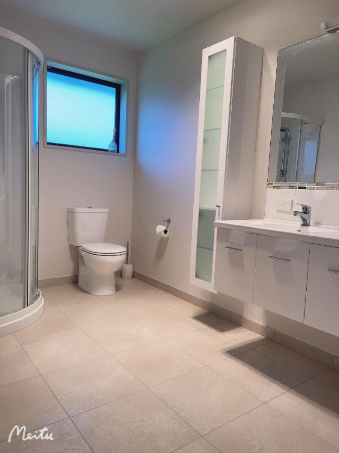 Peaceful Location Close To Airport Holiday home Christchurch