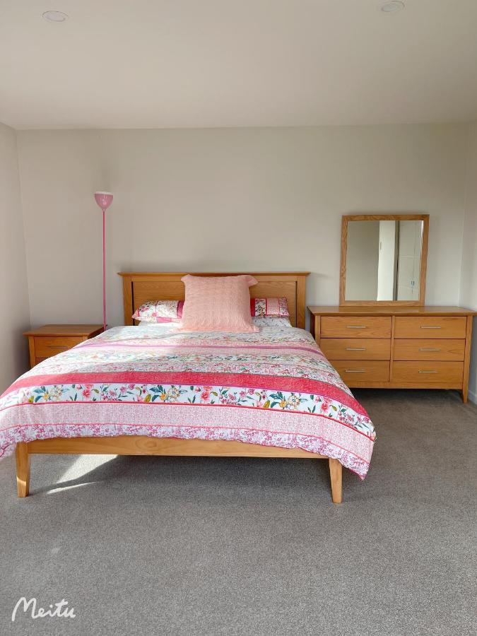 Peaceful Location Close To Airport