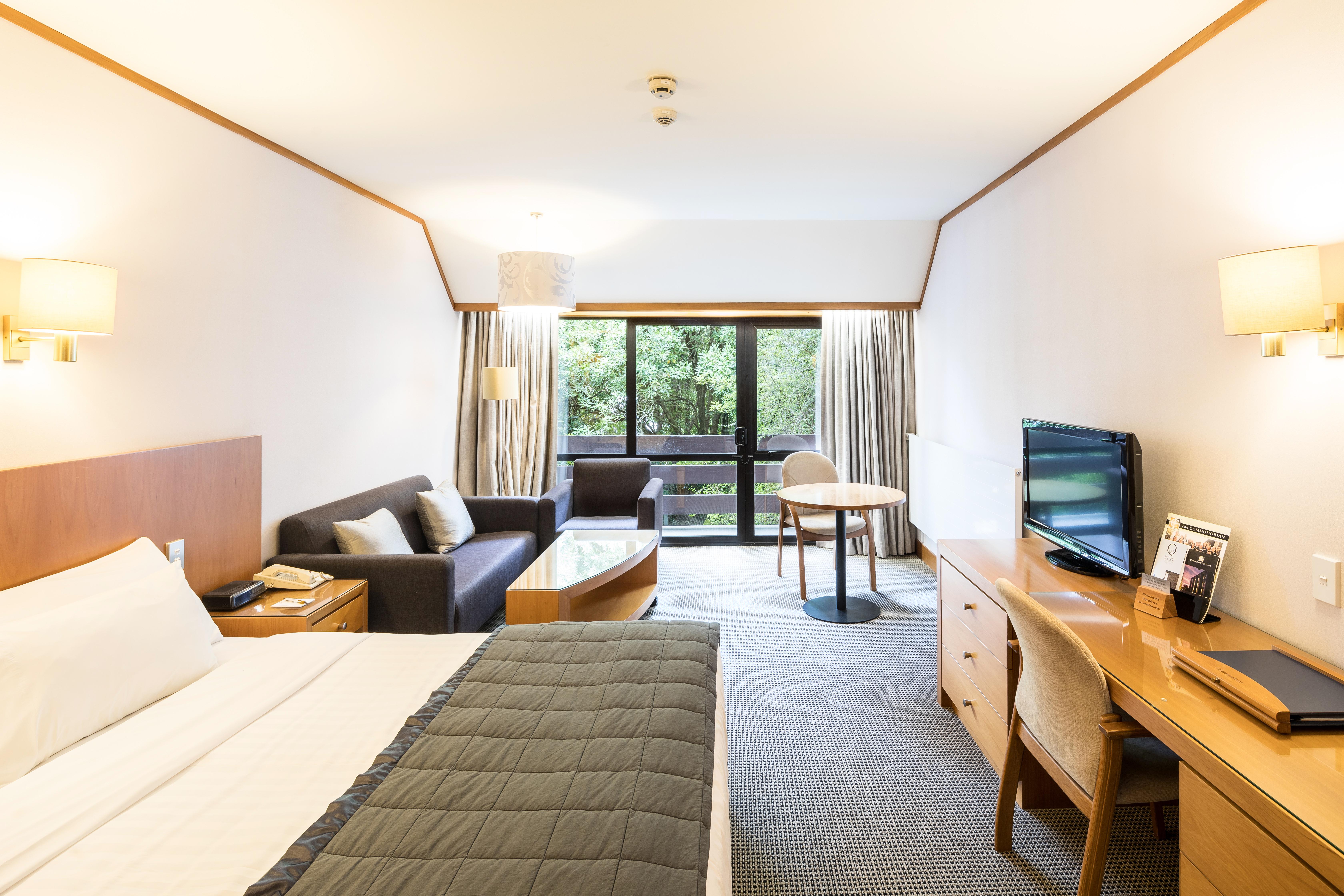 Hotel Commodore Airport 4*