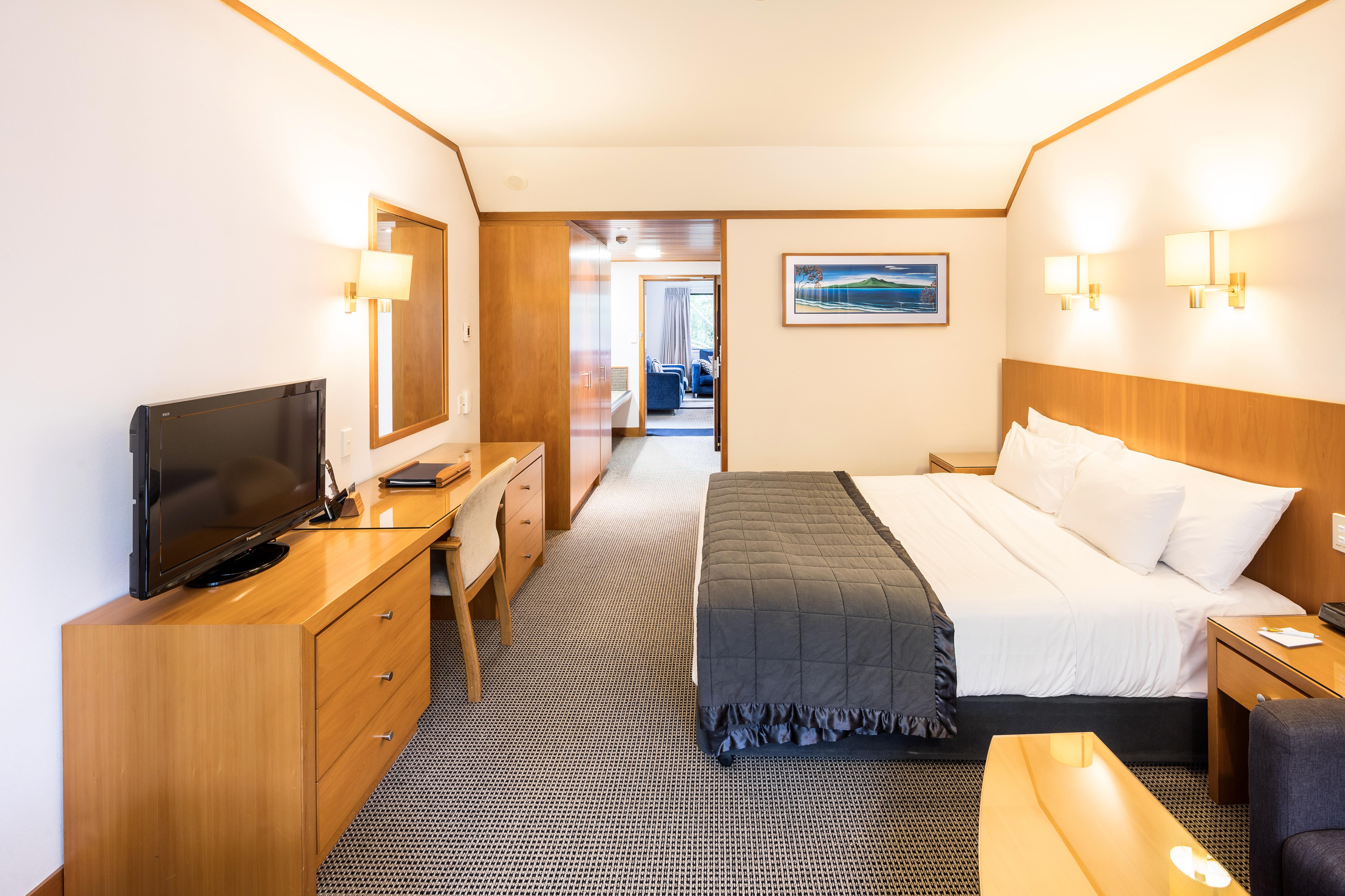 Commodore Airport Hotel