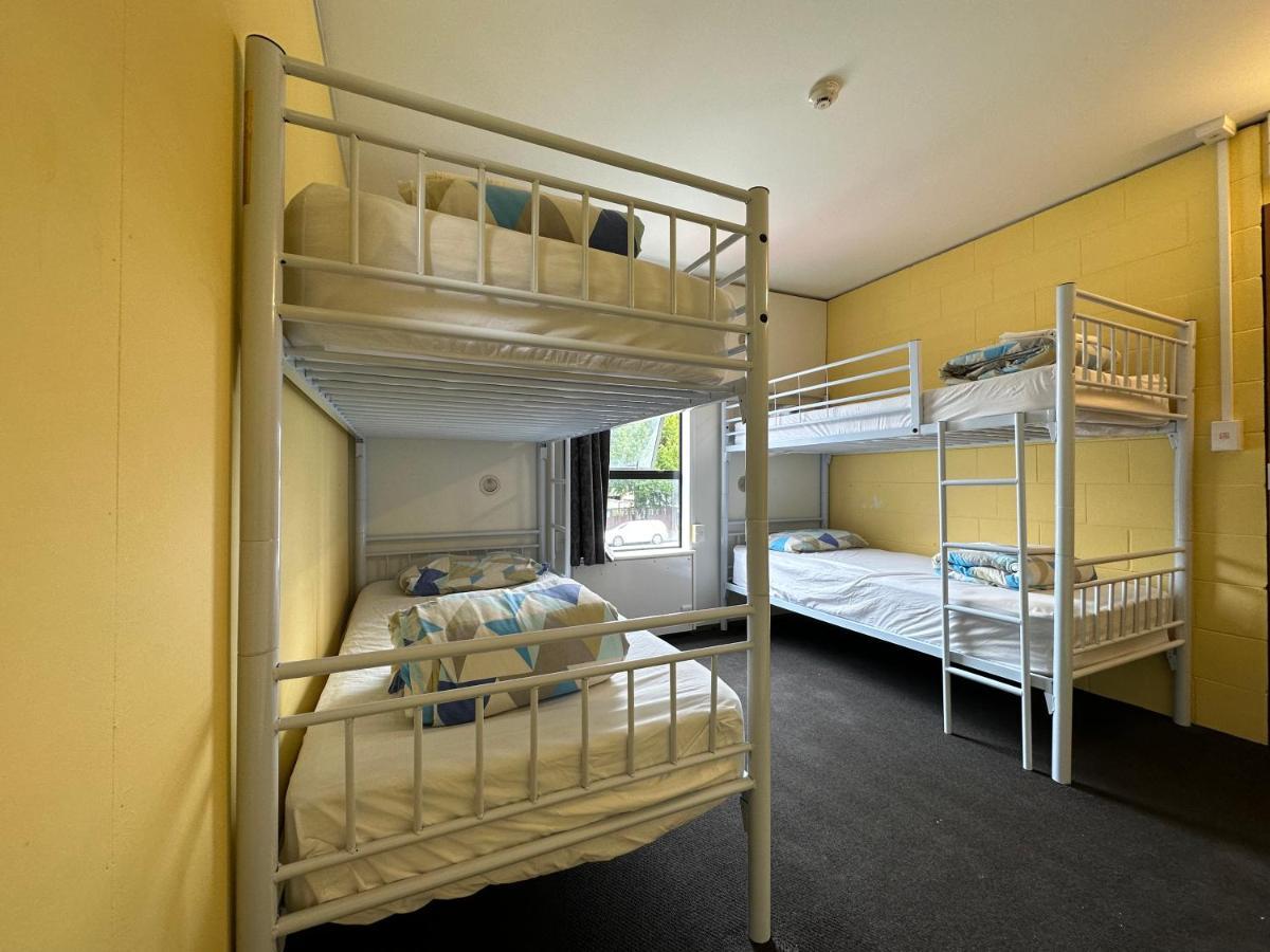 Around The World Backpackers Hostel *