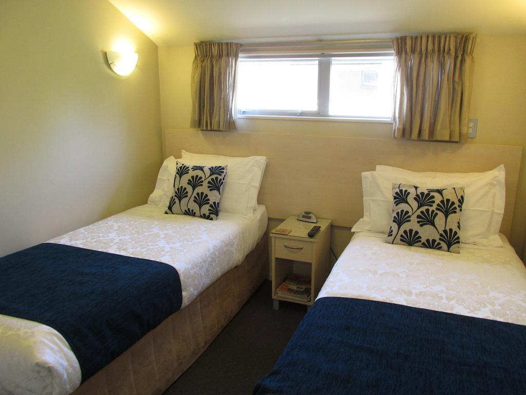 166 Majestic Court Motel
