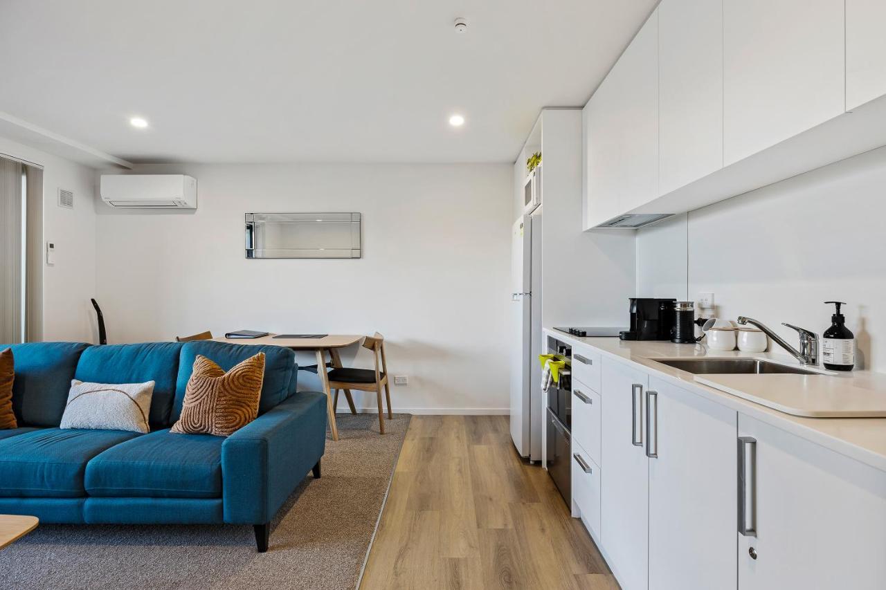 1 Bedroom Base With Free Car Park Apartment *